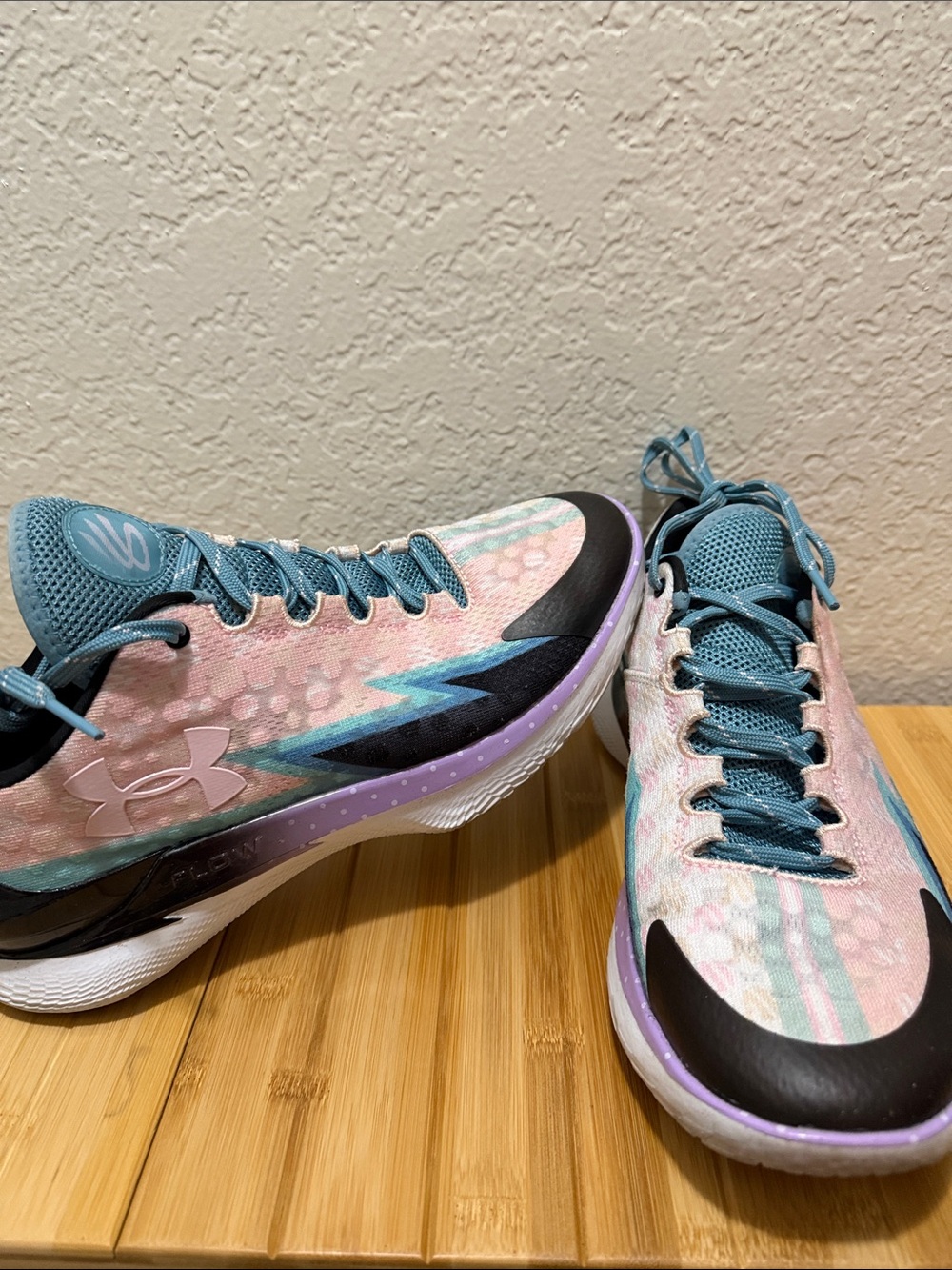 Under Armour Women's Pink Teal Lightning-Accent Training Shoes